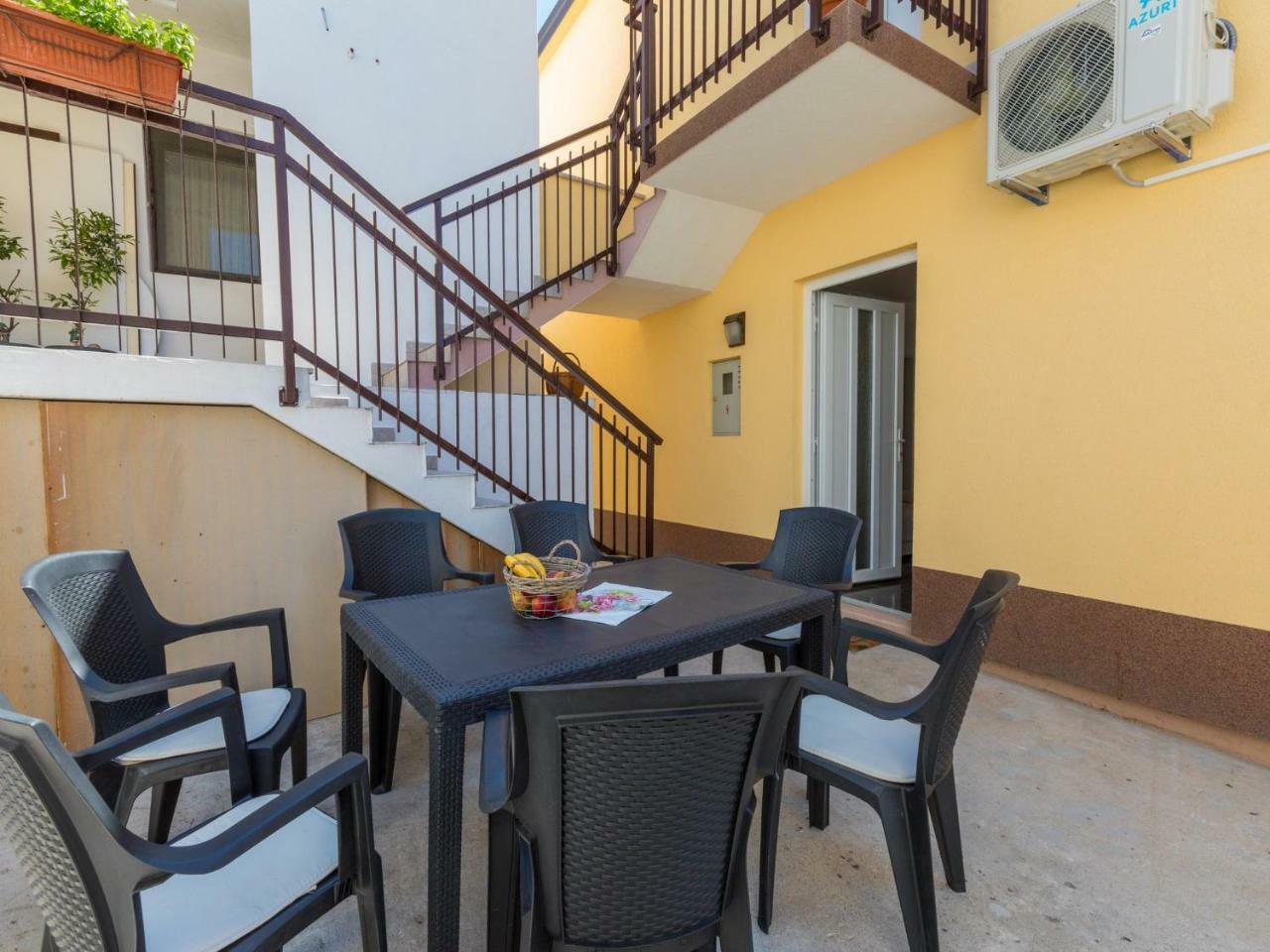 Slavka Apartment *