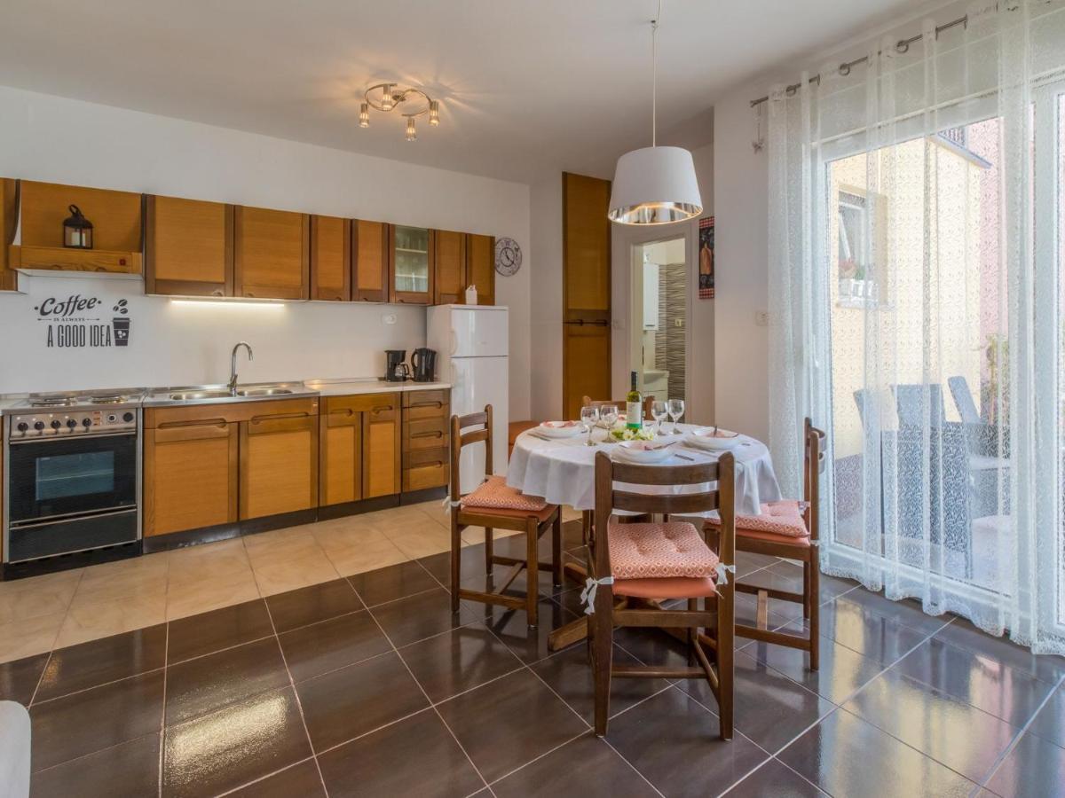 Slavka Apartment *
